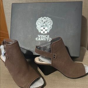 Vince Camuto Brown Mules Sleek Modern Design